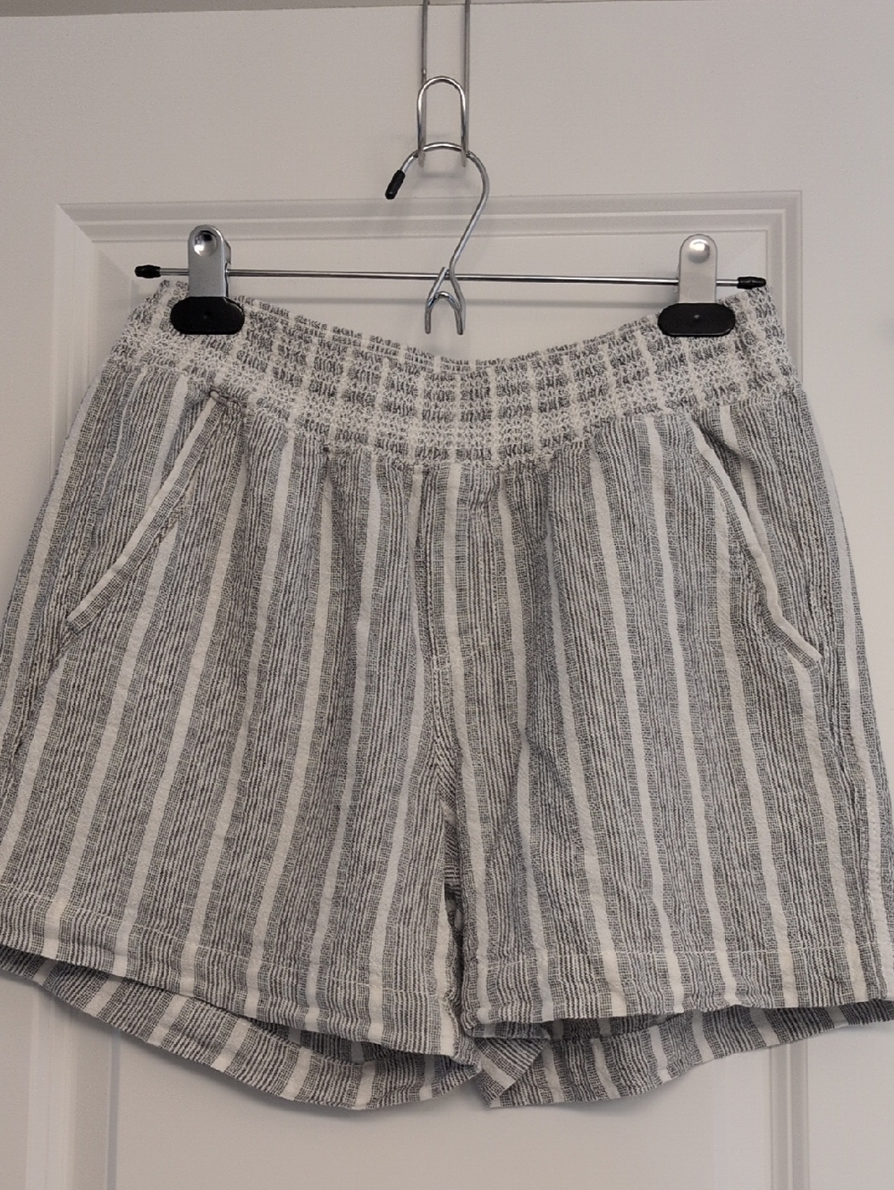 Briggs Gray & White Striped Shorts Linen Blend Size Small